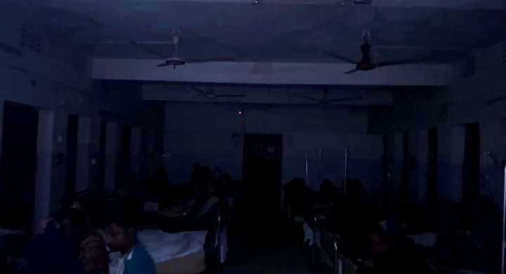 বিদ্যুৎ বিভ্রাট ও অব্যবস্থাপনায় জকিগঞ্জ স্বাস্থ্য কমপ্লেক্সে চরম ভোগান্তি; ক্ষুব্ধ সাধারণ মানুষ
